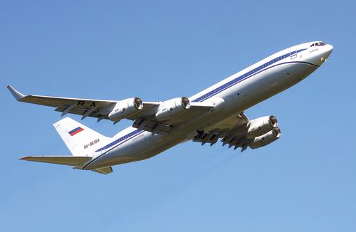 Ил-96-400М готовится к взлёту
