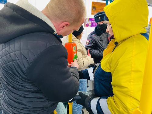 Свыше 5 тысяч петербуржцев не оплатили проезд в общественном транспорте
