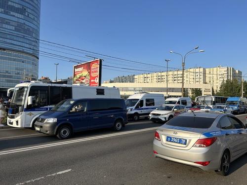 Трех человек задержали в Петербурге из-за содействия мошенникам